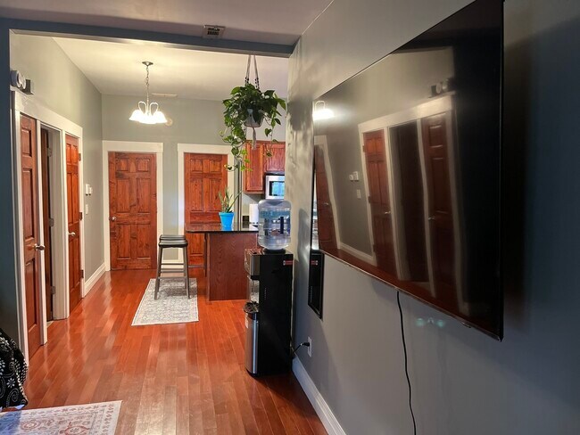Charming 2-Bed, 2-Bath Main-Floor Home in Indianapolis