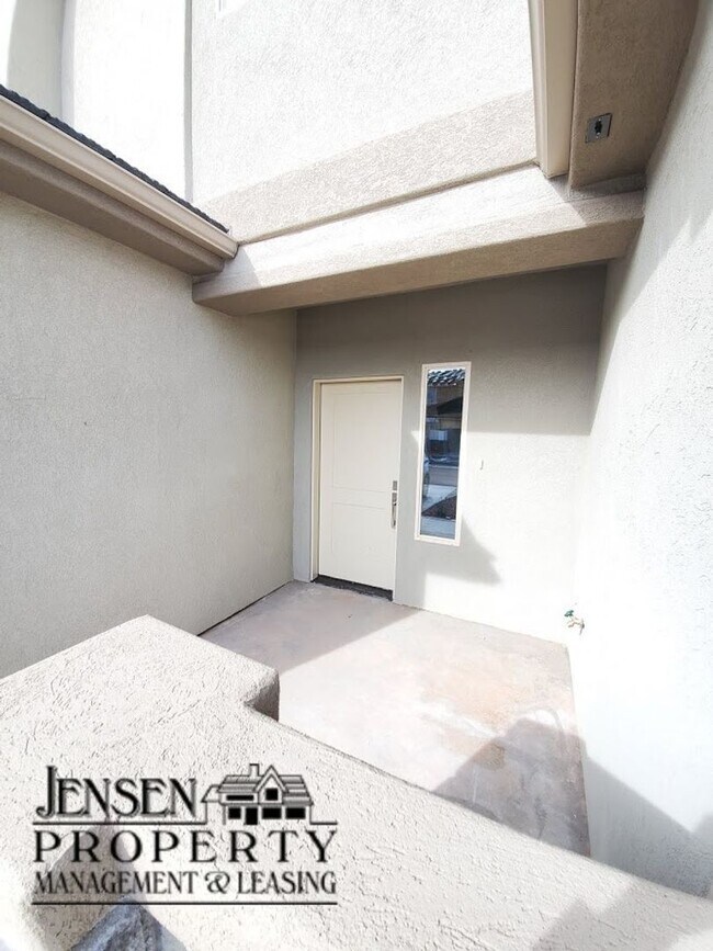 Photo - Red Mountain Vista Town Home- End Unit Unit 287