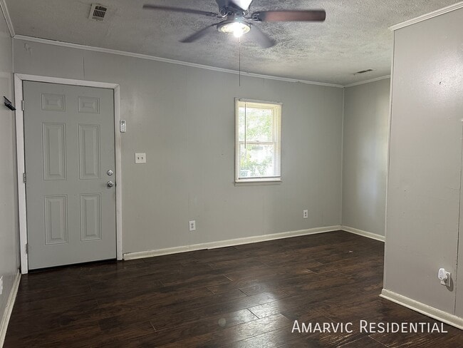 Photo - 717 Bullock St