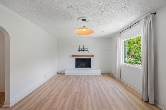Photo - 2531 Keystone Ave