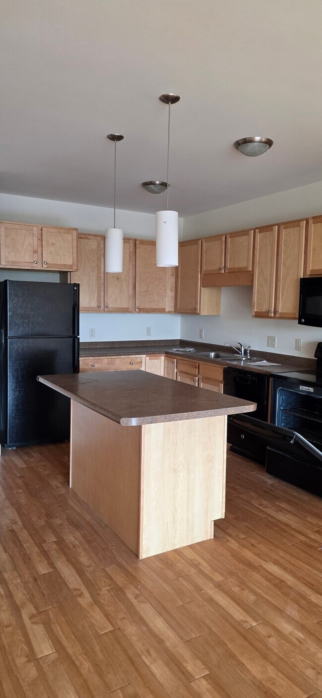 1195 North Ave Unit 305