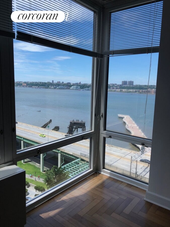 Photo - 220 Riverside Blvd Rental