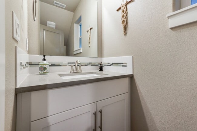 Photo - Beautiful home in SW Bend!  Large fenced i...