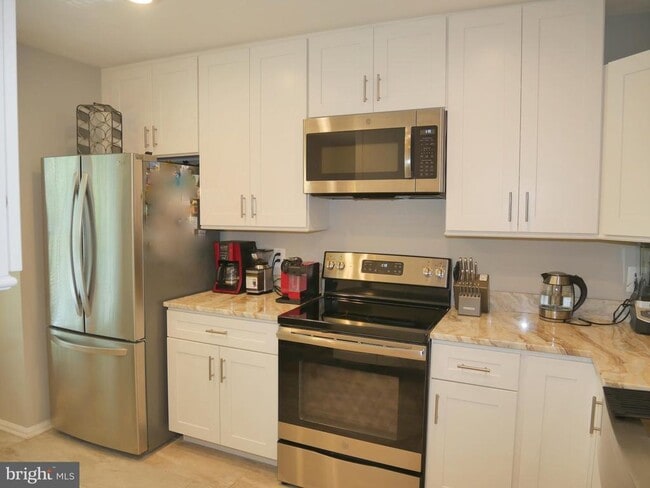 Photo - 2774 Grovemore Ln