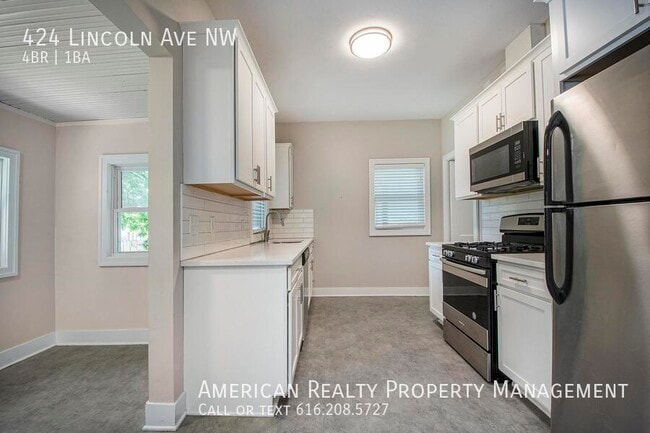 Photo - 424 Lincoln Ave NW