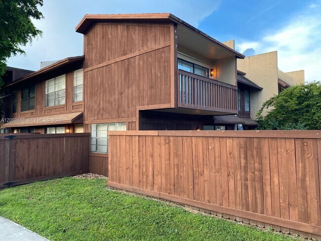 Building Photo - 6544 SW 114th Pl