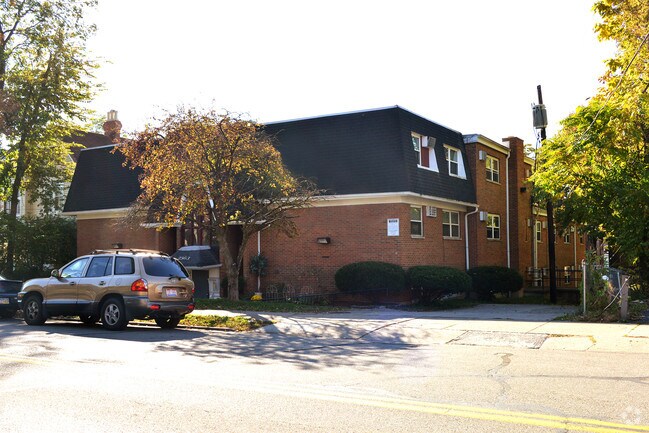 Photo - Advent III Apartments
