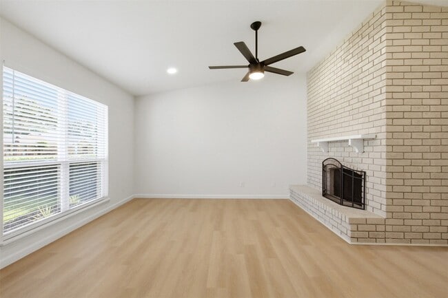 Photo - 5633 Truitt St