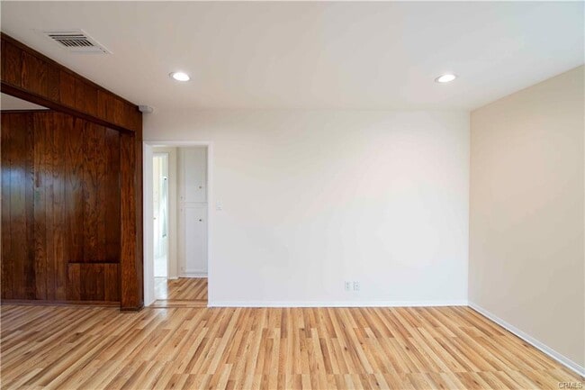 Building Photo - 6417 White Oak Ave