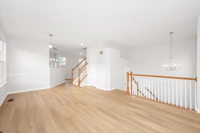 Photo - Fantastic End Unit Townhouse For Lease