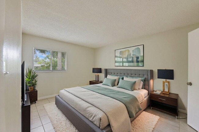 Photo - The Lakeside at 2315