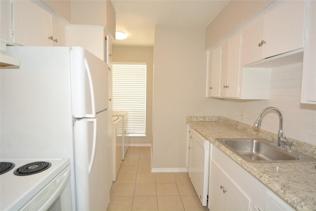 Photo - 2121 Fountain View Dr Unidad 18H