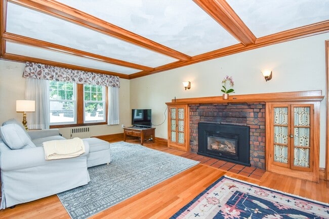 36 Whittier Rd