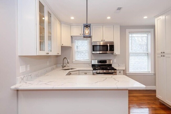 Photo - 263 E Cottage St Unidad 3