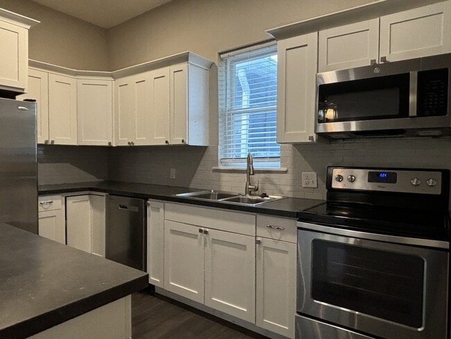 Photo - 229 S Summit St