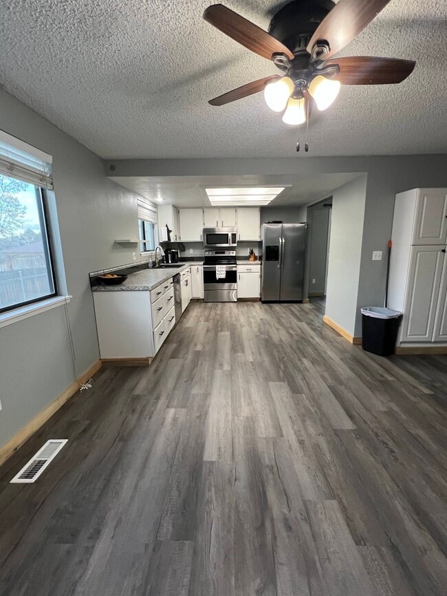 Photo - 100 Hills W Way