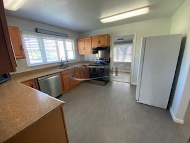 Photo - Country Home with Shop