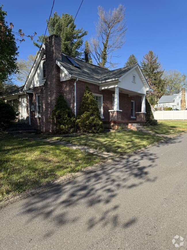 Building Photo - 73 Stamey St Rental