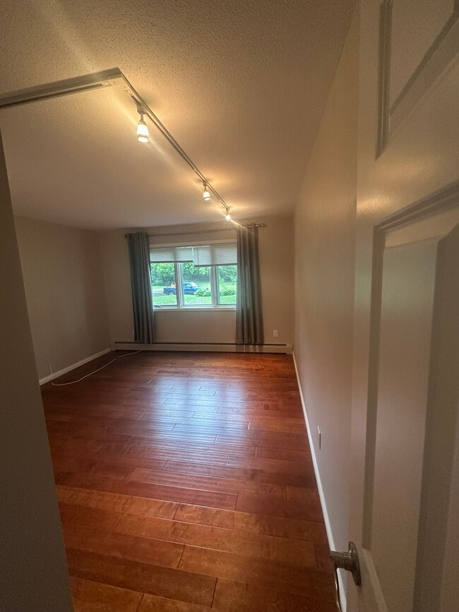 Photo - 4380 Brookside Ct