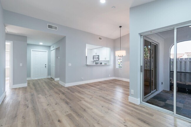 Photo - 1579 Springside Dr