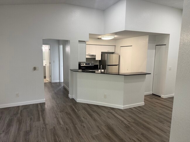 Building Photo - 8285 Ibis Club Dr Unit 8285 IBIS CLUB DR