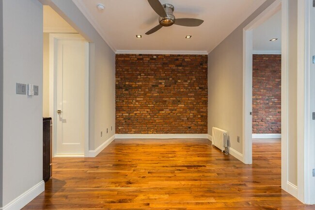 Photo - 199 E 3rd St Unidad 1A