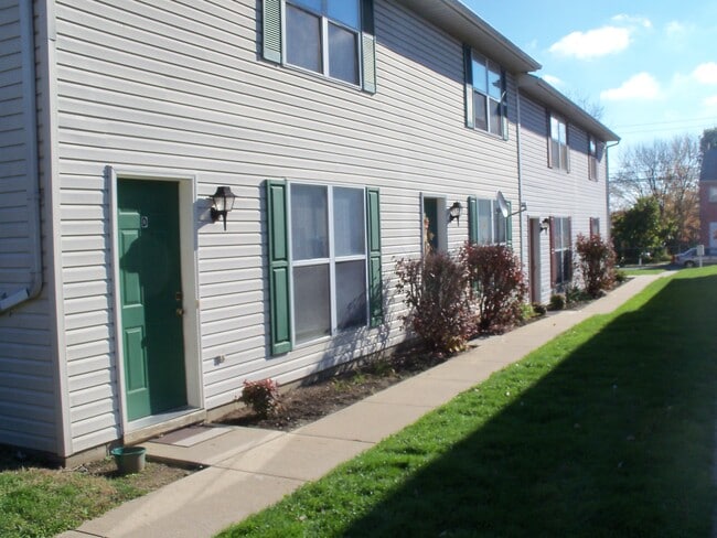 Photo - 741 Union St