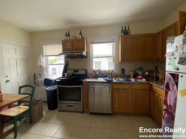 Photo - 110 Murdock St Unit 3
