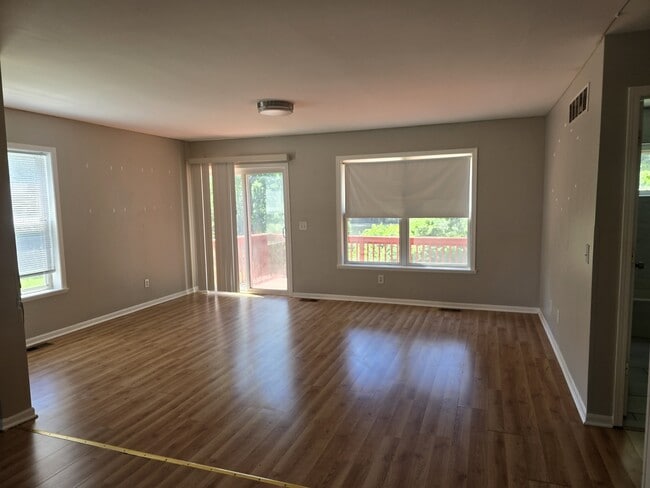 Photo - 96 E Montcalm St