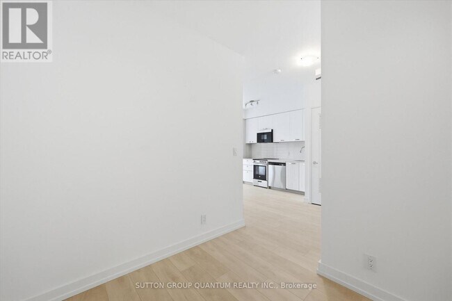 Photo - 75 James St S Unit 1221