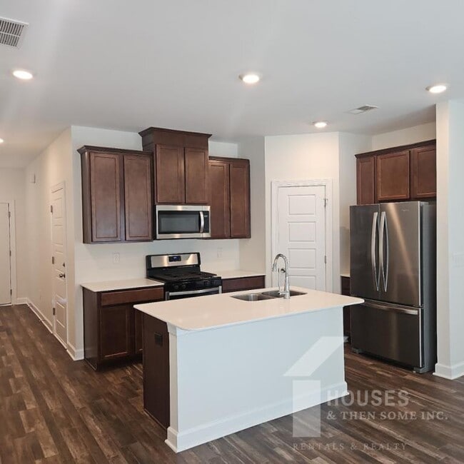 Photo - 614 Reese Ln