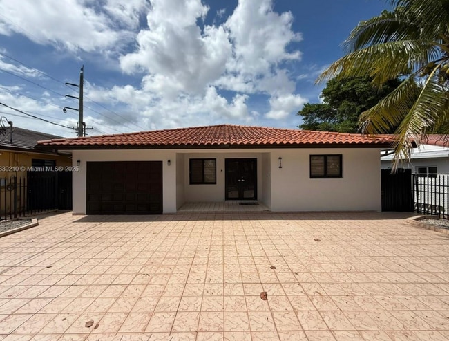 Building Photo - 4285 SW 7th St Rental