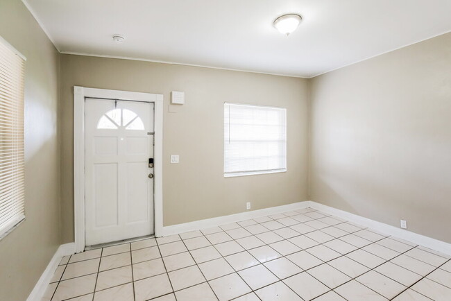 Photo - 1100 NW 143rd St
