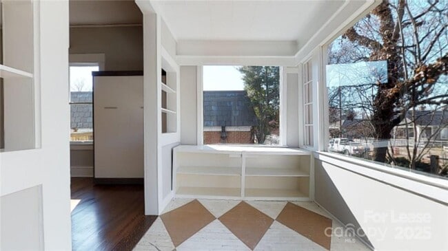 Photo - 428 Hawthorne Ln Unit 1