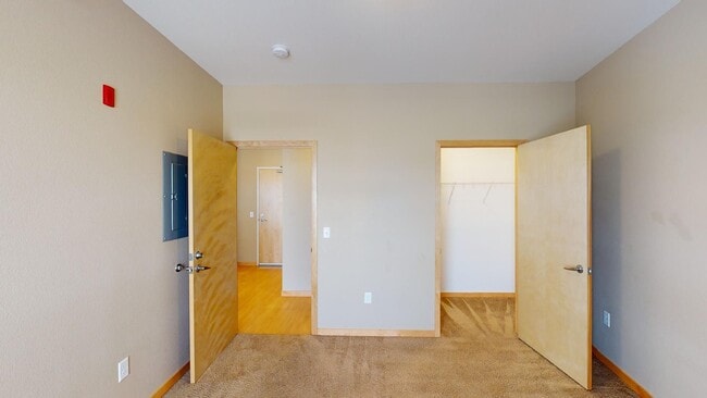 Photo - Metro Crossing