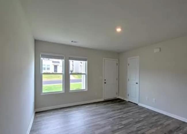 Photo - 219 Long Grove Ln