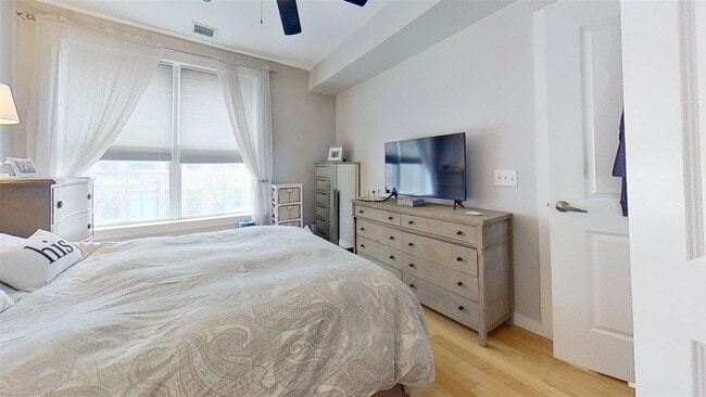 Photo - 1325 Adams St Unidad 202