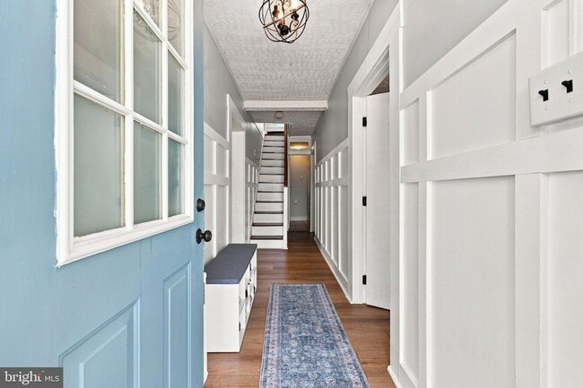 203 W Main St