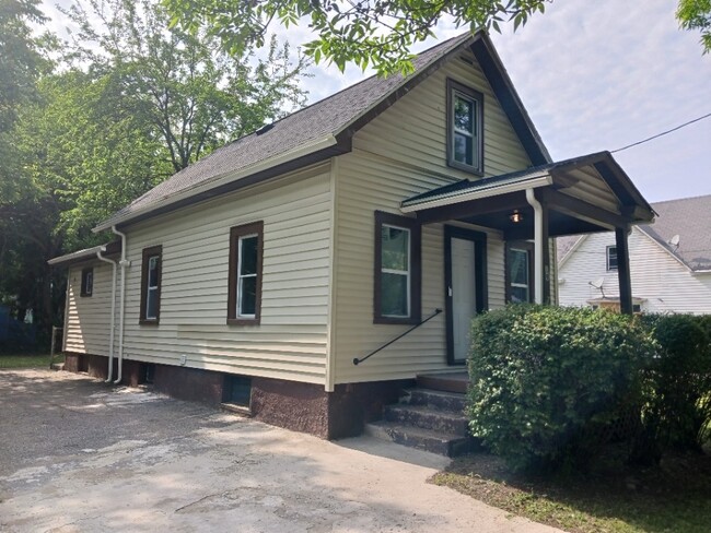 Photo - 19 6th St House
