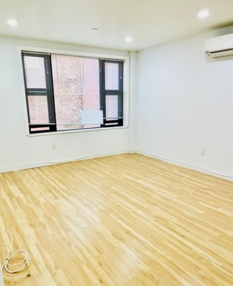 Photo - 48 Davis Ave Unidad 1H