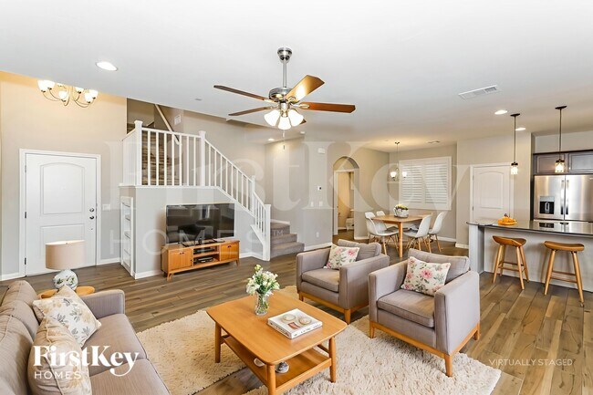 1013 Cetona Ct