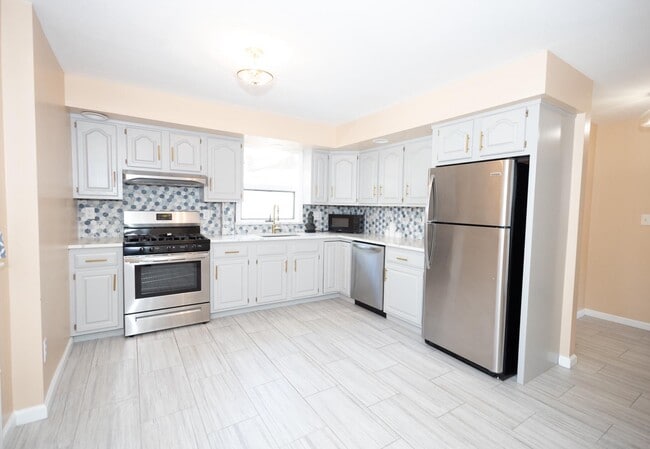 Building Photo - 315 Chase Ave Unit 1 First Floor Rental