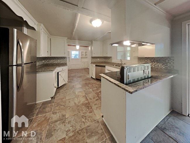 137 Roebuck Dr