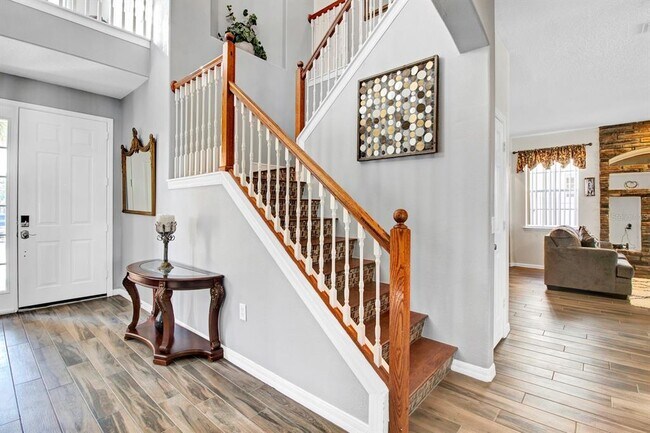 2262 Windcrest Lake Cir