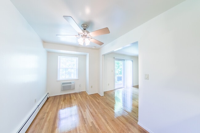 Photo - Manors Apartments