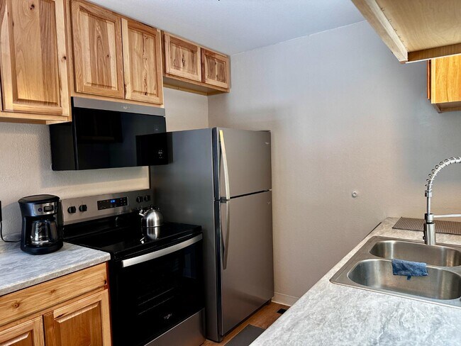 Photo - 504 Vasquez Rd