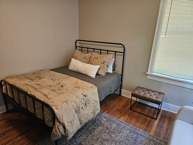 Photo - 525 E Manning St Unit 2