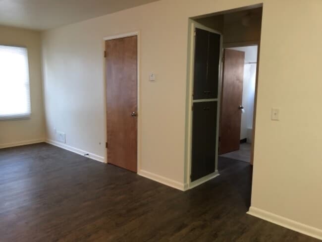 Photo - 2106 Lake Point Dr