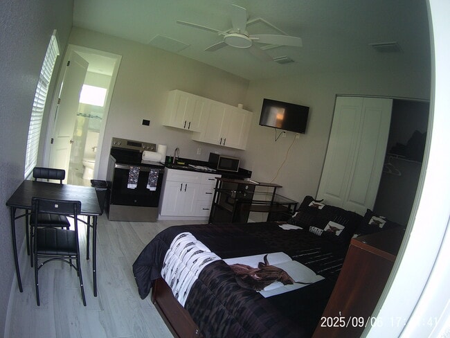 Interior de estudio amueblado - 11098 Yellow Hammer Rd Unidad Yellow Hammer