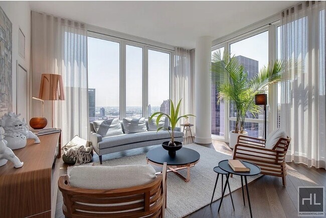 Building Photo - East 44th Street